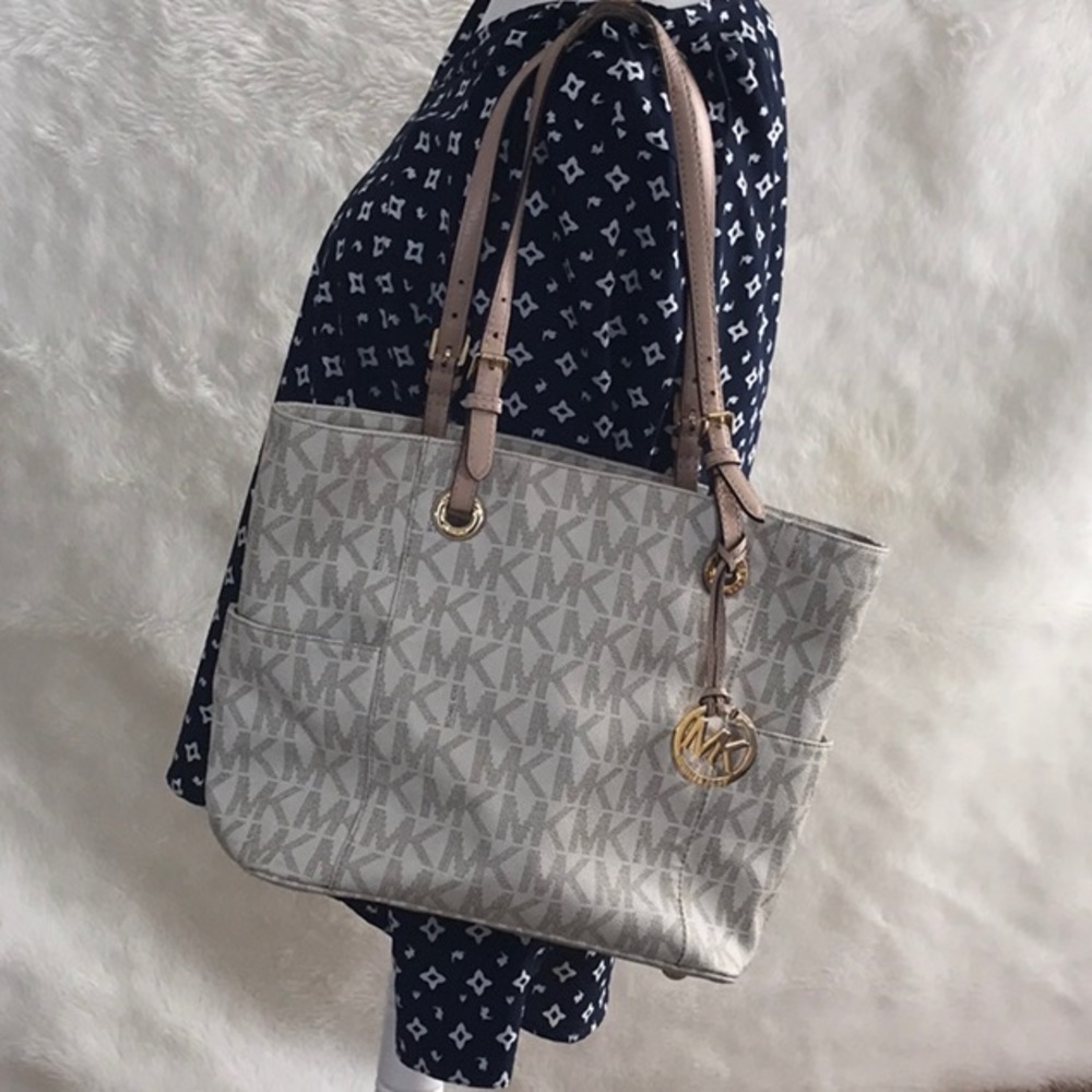 Michael Kors JetSet Tote